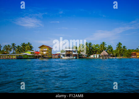 L'Île de Colon, Panama - 25 avril 2015 : l'Île de Colon est la plus septentrionale et dans l'île principale de Bocas del Toro Banque D'Images