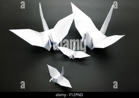 Grue origami blanc, oiseau, papier Banque D'Images