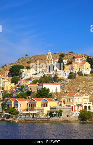 Le port de Symi, Symi, Dodécanèse, îles grecques, Grèce, Europe Banque D'Images