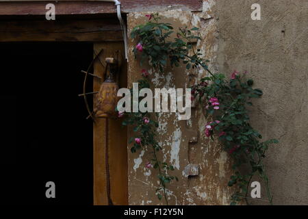 Dali, Yunnan, CHN. 14 mai, 2015. Dali, CHINE - 14 mai 2015 : (usage éditorial uniquement. Chine OUT) Shaxi, ville ancienne avec mille ans d'histoire conserve encore ancien temple, ancienne étape, boutiques anciennes et caravansérail, old stone street, vieilles rues, anciennes portes…''''… De nombreux éléments modernes émergent dans l'évolution de la situation. © SIPA Asie/ZUMA/Alamy Fil Live News Banque D'Images