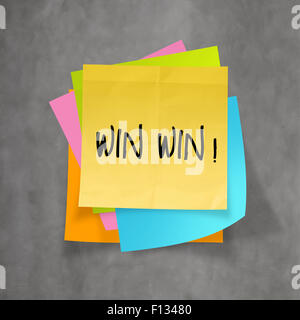 Win win mots sur papier froissé sticky note comme concept Banque D'Images