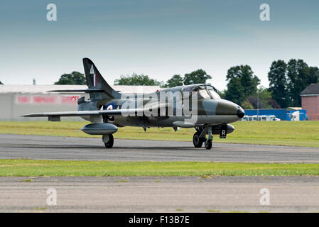 Jet Hawker Hunter prépare à décoller à l'aérodrome d'Essex Banque D'Images