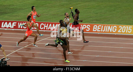 Beijing, Chine. Août 26, 2015. Usain Bolt de la Jamaïque est en concurrence au cours de la demi-finale du 200m masculin au Championnats du monde IAAF 2015 au 'nid d'oiseau' Stade national de Beijing, capitale de la Chine, le 26 août 2015. Crédit : Li Ming/Xinhua/Alamy Live News Banque D'Images