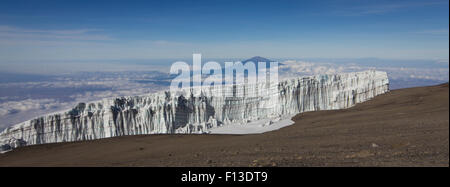 Glacier et le Mont Meru vu depuis le sommet du mont Kilimandjaro, Tanzanie Banque D'Images