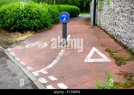 Signe pour le cycle moyen et divisée, sentier piétonnier Castle Douglas, Dumfries & Galloway, Scotland Banque D'Images