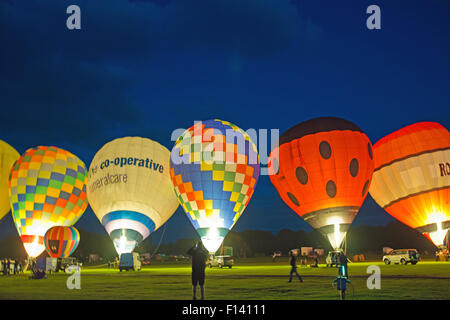 Ballon Air show glow nuit en Royaume-Uni Banque D'Images