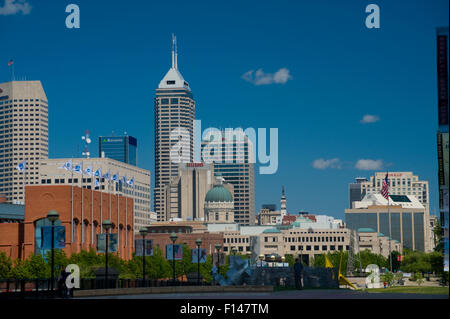 Indianapolis skyline de White River Park, Indianapolis, Indiana Banque D'Images