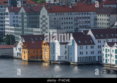 Le long du côté du logement en Norvège le port principal de la ville de Bergen. Banque D'Images