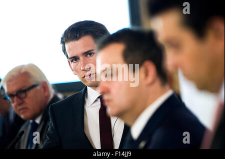 Vienne, Autriche. Août 27, 2015. La ministre autrichienne des affaires étrangères, Sebastian Kurz (2L) participe à une conférence de presse pendant le sommet des Balkans occidentaux à Vienne, capitale de l'Autriche, le 27 août, 2015. © Qian Yi/Xinhua/Alamy Live News Banque D'Images