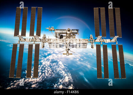 Station spatiale internationale au cours de la planète terre. Éléments de cette image fournie par la NASA. Banque D'Images