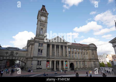 Birmingham museum and art gallery avec tour de l'horloge sur Chamberlain Square UK Banque D'Images