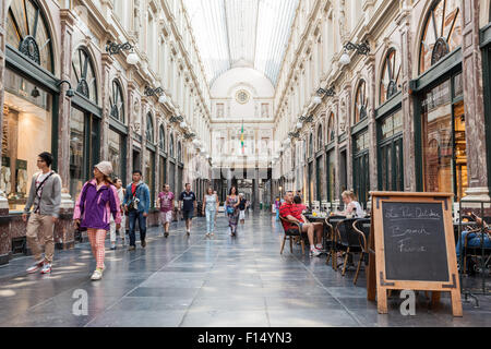 Les Galeries Royales Saint-Hubert ou Galerie de la Reine à Bruxelles, Belgique Banque D'Images