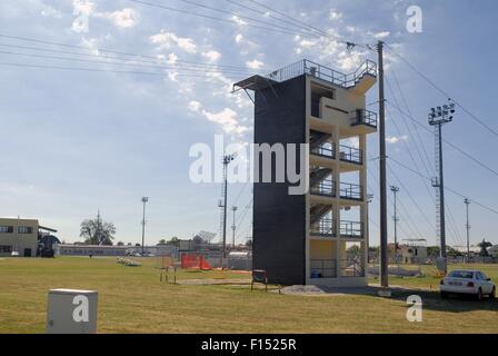 L'Italie, Camp Ederle base militaire américaine à Vicenza, tour de lancement pour la formation de parachutistes Banque D'Images