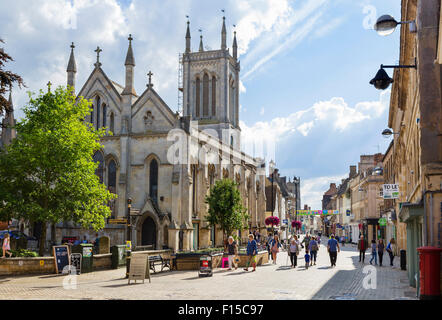 La grande rue à Stamford, Lincolnshire, Angleterre, RU Banque D'Images