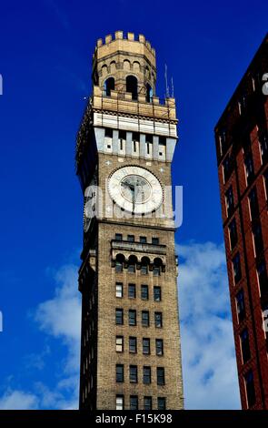 Baltimore, Maryland : La Tour Des Arts 1911 Bromo-Seltzer sur Lombard Street Banque D'Images