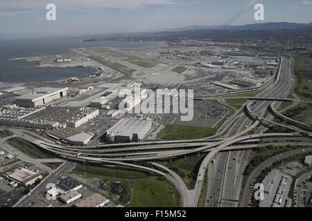 L'Aéroport International de San Francisco depuis un hélicoptère Banque D'Images