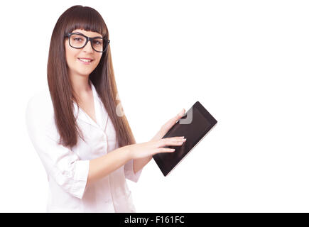 Belle femme dans une blouse blanche de laboratoire avec tablet pc Banque D'Images