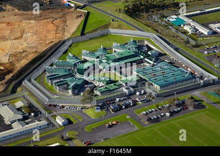 La prison d'Auckland (Paremoremo Prison), Auckland, île du Nord, Nouvelle-Zélande - vue aérienne Banque D'Images