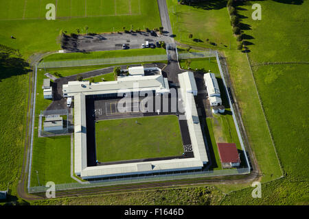 La prison d'Auckland (Paremoremo Prison), Auckland, île du Nord, Nouvelle-Zélande - vue aérienne Banque D'Images