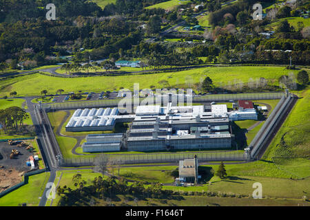 La prison d'Auckland (Paremoremo Prison), Auckland, île du Nord, Nouvelle-Zélande - vue aérienne Banque D'Images