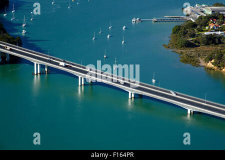 La Harbour Bridge (Pont), Greenhithe aka le port de Waitemata, Auckland, île du Nord, Nouvelle-Zélande - vue aérienne Banque D'Images