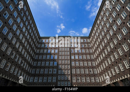 Cour intérieure de l'immeuble de bureaux traditionnels Sprinkenhof, ville hanséatique de Hambourg, Hambourg, Allemagne Banque D'Images