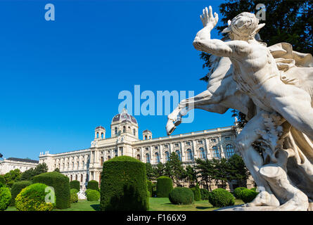 L'Autriche, Vienne, vue du Musée d'Histoire Naturelle, jardin Banque D'Images