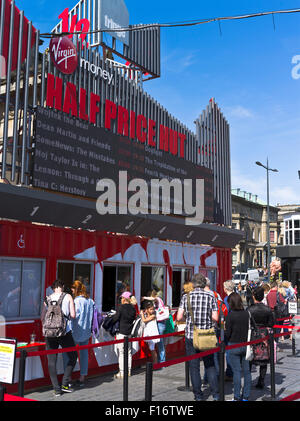 dh Edinburgh Fringe Festival FRINGE FESTIVAL FRINGE FESTIVAL EDINBURGH Fringe festival ticket stand moitié prix hutte box office touristes touriste Banque D'Images