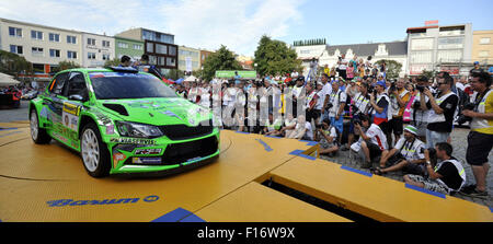 Zlin, République tchèque. Août 28, 2015. Tomas Kostka et Lukas Kostka, Ford Fiesta R5, la République tchèque, Barum rally Intercontinental Rally Challenge (IRC) et l'automobile international championnat de République tchèque à Zlin, République tchèque, le 28 août 2015. © Dalibor Gluck/CTK Photo/Alamy Live News Banque D'Images