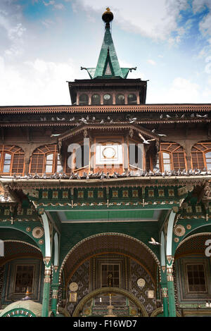 L'Inde, le Jammu-et-Cachemire, Srinagar, Khanqah-i-Mu'ala, Shah Hamdan, Mosquée et spire avant Banque D'Images