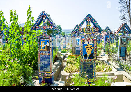 SAPANTA, Maramures, Roumanie - 9 août, 2015. Le Cimetière Joyeux de Sapanta, comté de Maramures, Roumanie. Banque D'Images