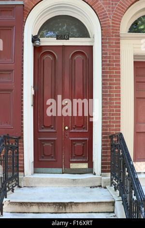 La porte rouge à Philadelphia Society Hill Banque D'Images