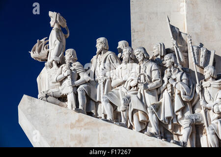 Détail de Monument des découvertes le long du Tage dans la section Belem de Lisbonne, Portugal. Banque D'Images