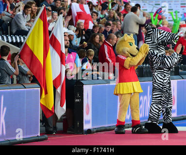 Lea Valley, London, UK. Août 28, 2015. Unibet EuroHockey Championships Jour 8. L'Angleterre contre l'Espagne. Les mascottes de l'Angleterre avant que les joueurs sortent Credit : Action Plus Sport/Alamy Live News Banque D'Images