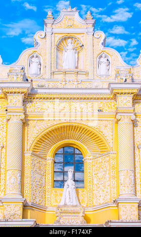 ANTIGUA , GUATEMALA - 30 juillet : l'église de La Merced à Antigua , Guatemala. le 30 juillet 2015 La Merced a été construit en 1548. Banque D'Images