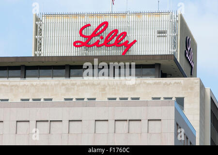 Un logo affiche à l'extérieur du siège de Eli Lilly and Company, à Indianapolis, Indiana le 15 août 2015. Banque D'Images