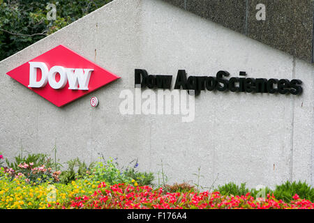 Un logo affiche à l'extérieur du siège de Dow AgroSciences à Indianapolis, Indiana le 15 août 2015. Banque D'Images