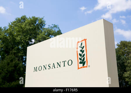 Un logo affiche à l'extérieur du siège de la société Monsanto, à Saint Louis, Missouri le 16 août 2015. Banque D'Images