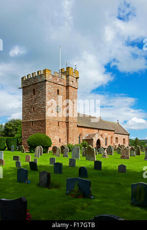 L'église de St Cuthbert, dans le village de Grand Salkeld, Eden Valley, Cumbria, Angleterre, Royaume-Uni Banque D'Images