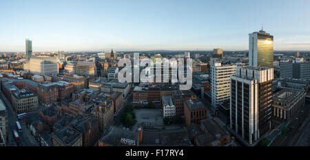 Point de vue haute image panoramique de Manchester City Centre Banque D'Images
