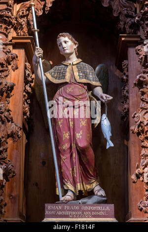 Avila, Espagne - 10 août 2015 : Chapelle de San Rafael (ancienne chapelle de San Vidal), morceau de bois sculpté, baroque et chaudement recommandé decora Banque D'Images