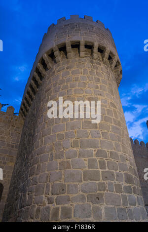 Médiéval fantastique mur extérieur qui protège et entoure la ville d'Avila, Espagne Banque D'Images