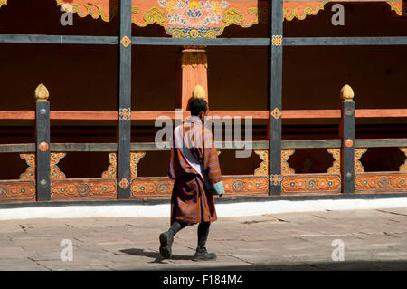 Rinpung Dzong à homme local - Paro - Bhoutan Banque D'Images