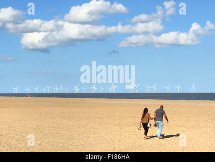 Great Yarmouth, au Royaume-Uni. Août 29, 2015. Les vacanciers profiter de la Banque août Maison de vacances soleil dans la station balnéaire de Great Yarmouth, Norfolk le 29 août 2015 Credit : KEITH MAYHEW/Alamy Live News Banque D'Images