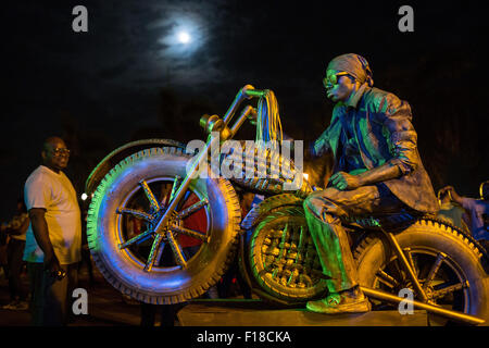 Santo Domingo, République dominicaine. Août 29, 2015. Un artiste prend part au 6e Festival International de statues vivantes, à la place d'Espagne dans la zone coloniale de Santo Domingo, la République dominicaine, le 29 août, 2015. © Fran Afonso/Xinhua/Alamy Live News Banque D'Images