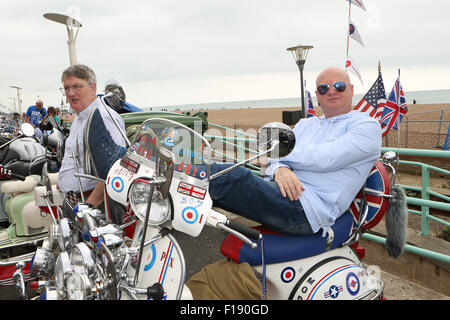 Mod All Weekender Brighton 2015, un rassemblement annuel des amoureux de la culture Mod sur Madeira Drive, ville de Brighton & Hove, East Sussex. ROYAUME-UNI. 30th août 2015 Banque D'Images