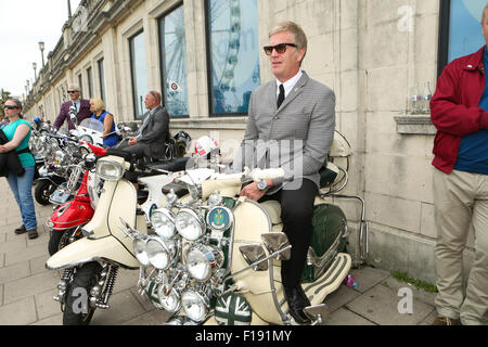 Mod All Weekender Brighton 2015, un rassemblement annuel des amoureux de la culture Mod sur Madeira Drive, ville de Brighton & Hove, East Sussex. ROYAUME-UNI. 30th août 2015 Banque D'Images