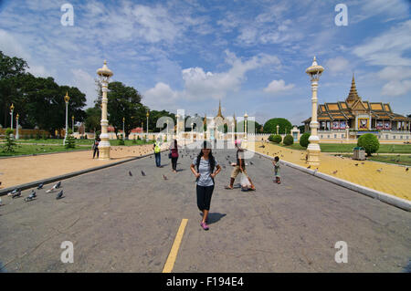 Tourist à Palais Royal, Chan Chhaya Pavilion à Phnom Penh, Cambodge Banque D'Images