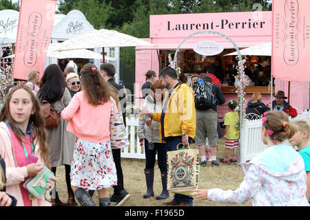 Kingham, Oxfordshire, UK, dimanche 30 août 2015. L'un des stands et bars au Big Feastival la nourriture et la musique festival organisé par le chef Jamie Oliver et brouiller le bassiste Alex James sur James' farm dans l'Oxfordshire. Photo : Ric Mellis 30/08/2015 Kingham, Oxfordshire, UK catchline : Feastival Crédit Dimanche : Ric Mellis/Alamy Live News Banque D'Images