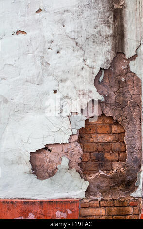 Old weathered brick wall fragment Banque D'Images